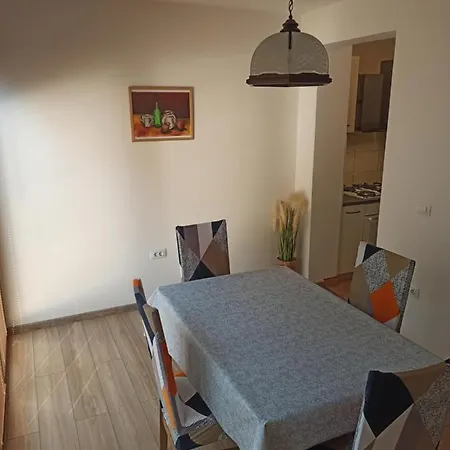 Three Little Birds 2plus2 Apartman