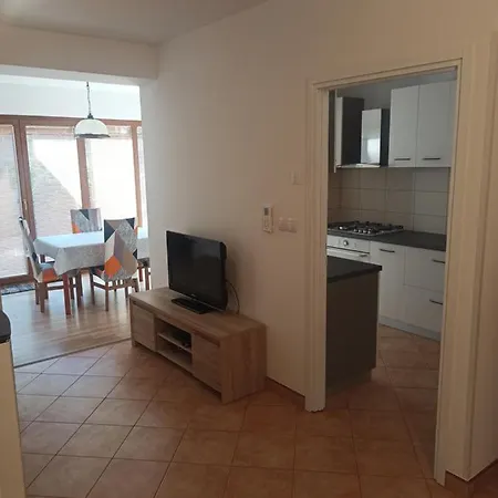 Apartment Three Little Birds 2plus2 *