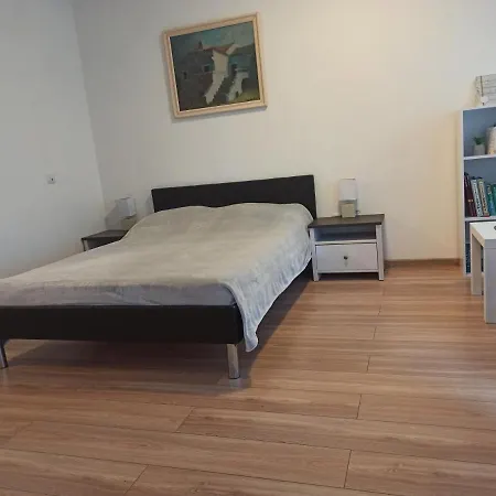 Apartment Three Little Birds 2plus2 *