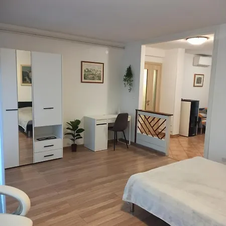 Three Little Birds 2plus2 Apartment *