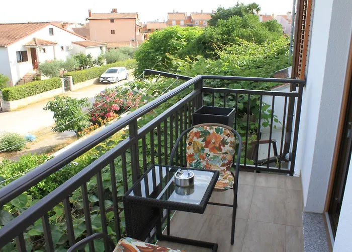 Three Little Birds Apartment *
